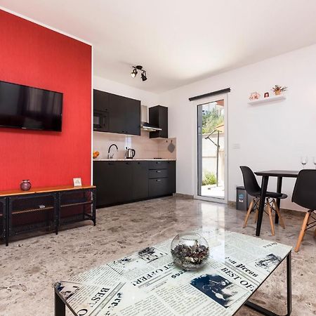 Apartment Medea, St. Martin มาลีโลชินจ์ ภายนอก รูปภาพ